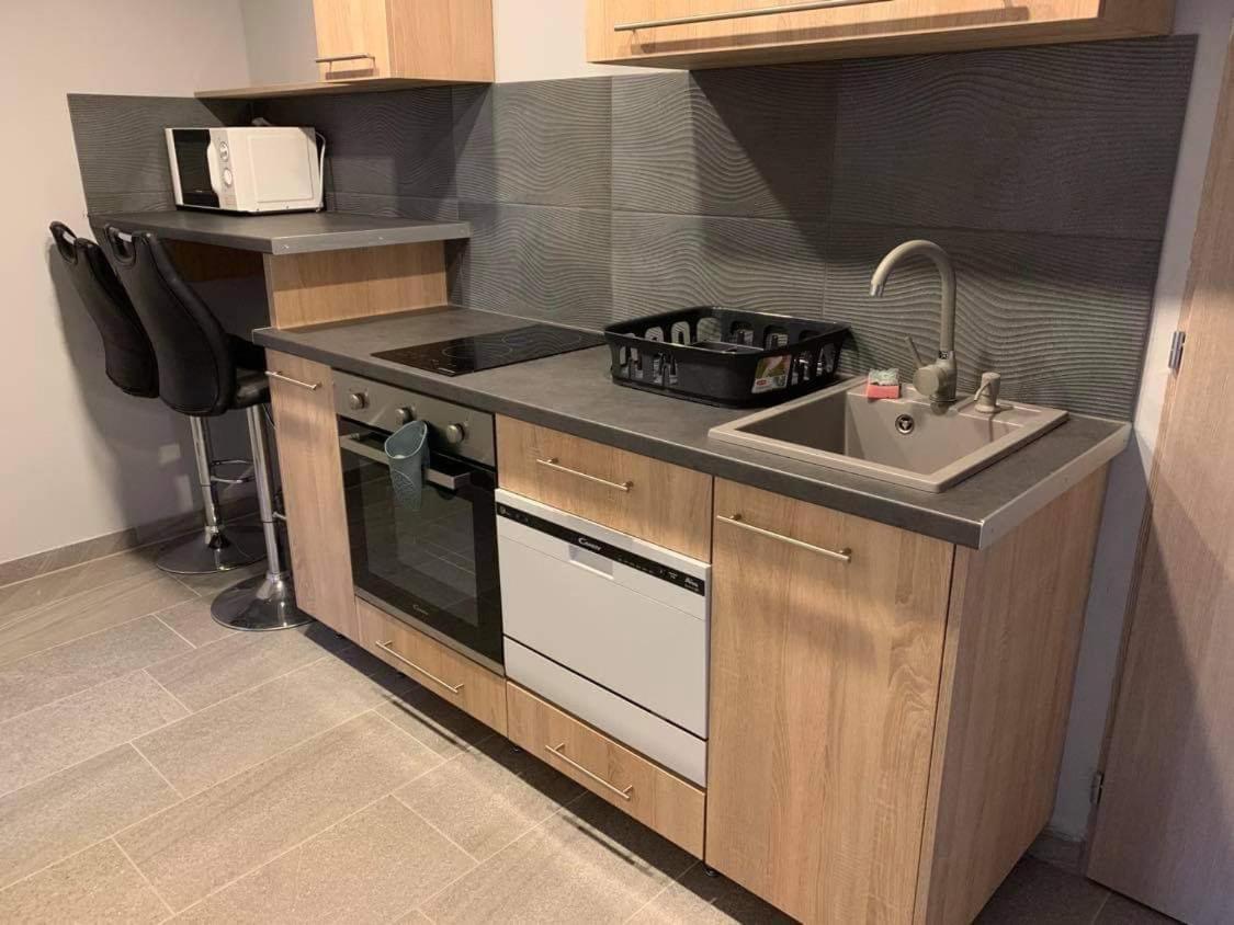Beregi Apartman Tiszaújváros Eksteriør billede