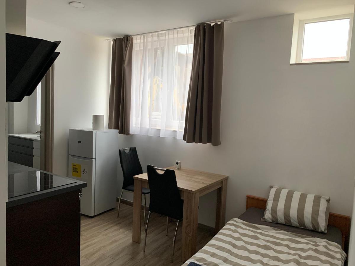 Beregi Apartman Tiszaújváros Eksteriør billede