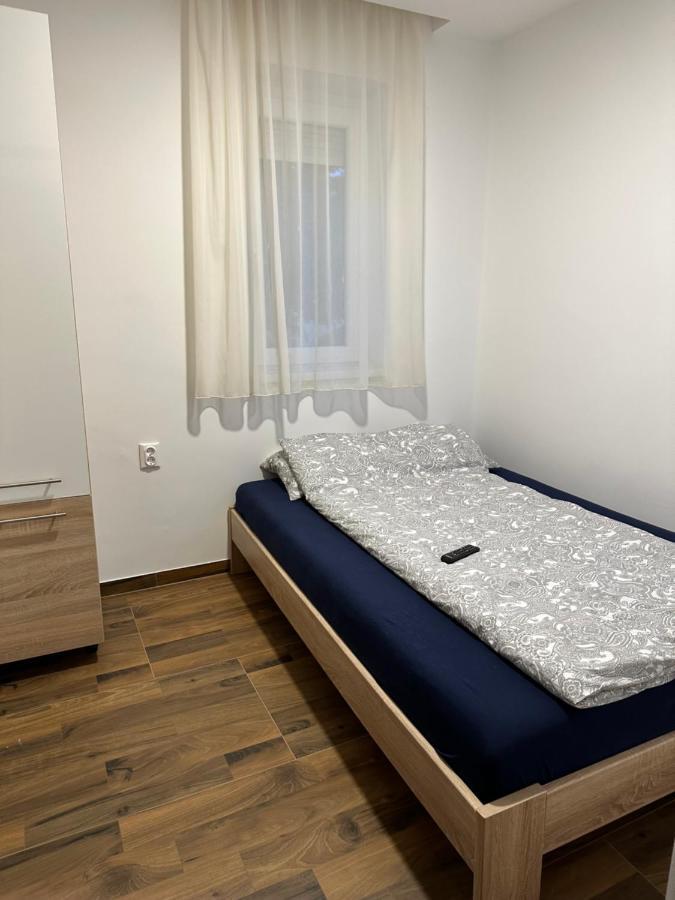 Beregi Apartman Tiszaújváros Eksteriør billede