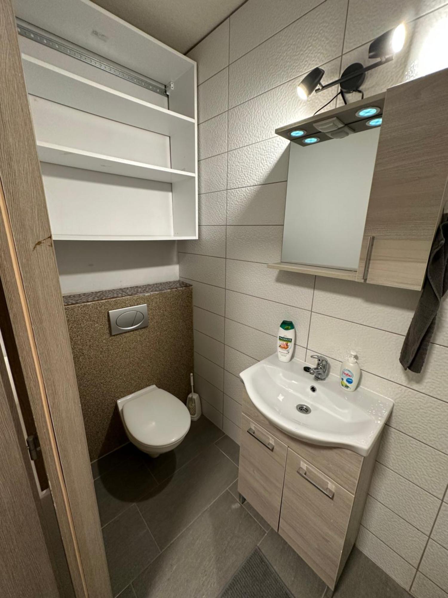 Beregi Apartman Tiszaújváros Eksteriør billede